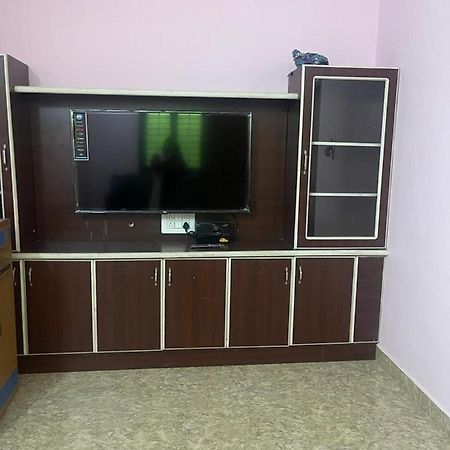 White Home Service Apartment 2Bhk Madurai Eksteriør billede