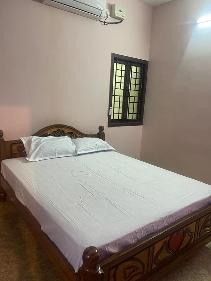 White Home Service Apartment 2Bhk Madurai Eksteriør billede